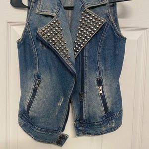 Denim vest with studs !